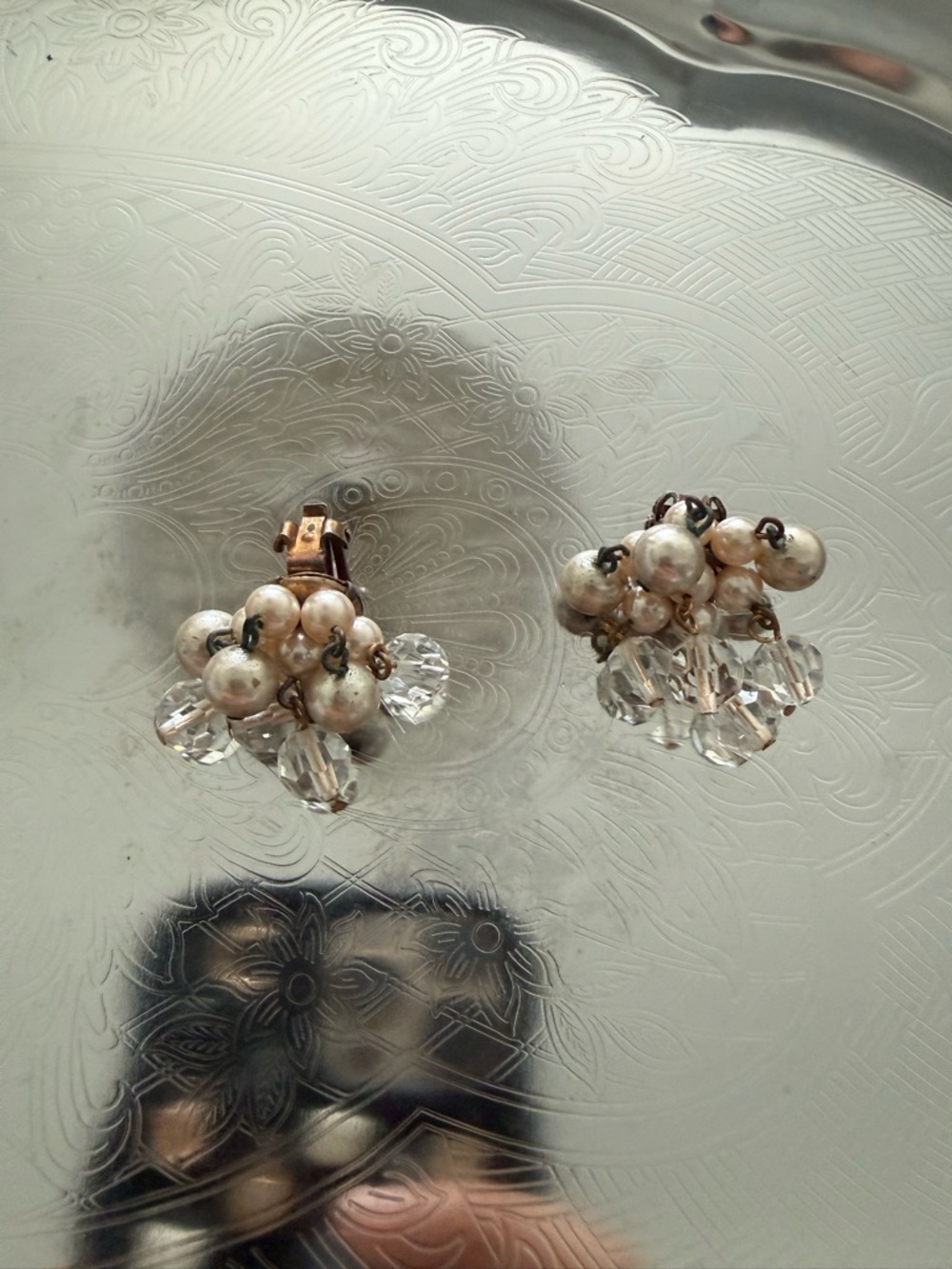 Vintage Classic Pearl Cluster Clip-On Earrings in Cream with Clear Crystal Drops